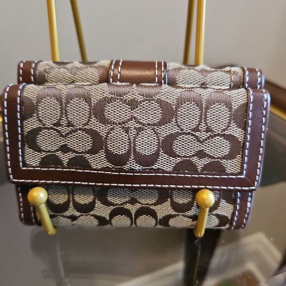 Vintage Coach Logo small wallet 3.5"x4 5" - Picture 2 of 7